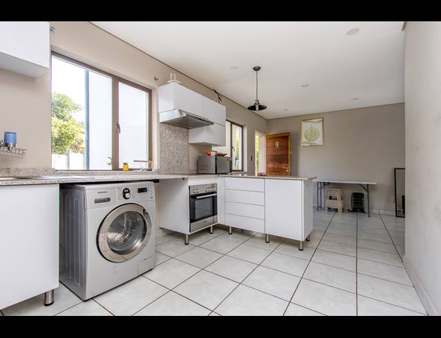 2 BEDROOM APARTMENT RENTED IN NORTHCLIFF